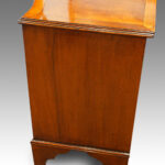 1920's small mahogany serpentine chest - Image 4