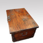 Antique Colonial trunk with iron lock plate - Image 2