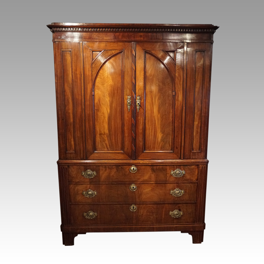 Antique-mahogany-wardrobe.jpg Antique mahogany wardrobe - Image 1