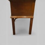 Georgian Oak Cross-Banded Dresser Base, c. 18th Century - Image 3