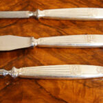 Walnut canteen of Elkington &co. cutlery in the original fitted table - Image 18