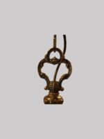 Cast brass 8 arm chandelier - Image 9