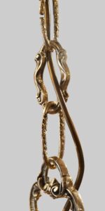 Cast brass 8 arm chandelier - Image 12