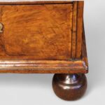 Early18thc walnut escritoire - Image 5