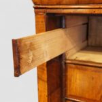 Early18thc walnut escritoire - Image 16