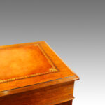Edwardian Maple & co walnut pedestal desk - Image 4
