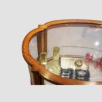 Edwardian Satinwood bijouterie cabinet - Image 2