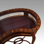 Edwardian inlaid mahogany curio table - Image 4