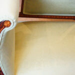 Edwardian inlaid mahogany small settee - Image 5