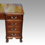 Edwardian Chippendale style pedestal desk - Image 9