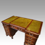 Edwardian Chippendale style pedestal desk - Image 5