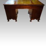 Edwardian Chippendale style pedestal desk - Image 4