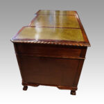 Edwardian Chippendale style pedestal desk - Image 3