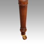 Edwardian circular extending dining table - Image 10