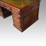 Edwardian mahogany large pedestal desk - Image 14
