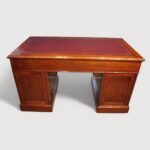 Edwardian mahogany panelled pedestal desk - Image 3
