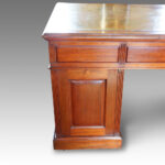 Edwardian mahogany paneled pedestal desk - Image 9