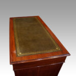 Edwardian mahogany pedestal desk 122cms - Image 5