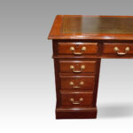 Edwardian mahogany pedestal desk 122cms - Image 6