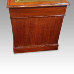 Edwardian mahogany pedestal desk 122cms - Image 3