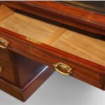 Edwardian mahogany pedestal desk - Image 4