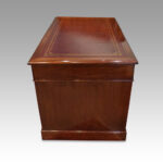 Edwardian mahogany pedestal desk - Image 3