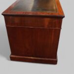 Edwardian mahogany pedestal desk - Image 6