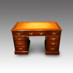 Edwardian mahogany pedestal desk - Image 9