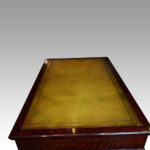 Edwardian mahogany pedestal desk - Image 10