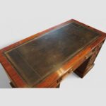 Edwardian mahogany pedestal desk - Image 2