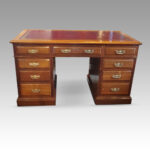 Edwardian walnut Maple & co pedestal desk - Image 3