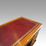 Edwardian walnut Maple & co pedestal desk - Image 6