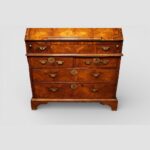 George I walnut bureau fitted a well - Image 6