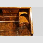 George I walnut bureau fitted a well - Image 4