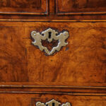 George I walnut chest of drawers - Image 5