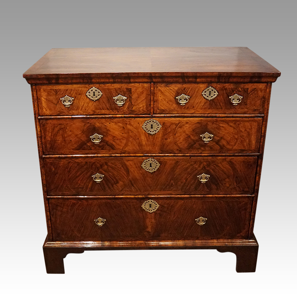 George-I-walnut-chest.jpg George I walnut chest - Image 1