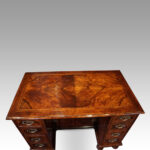 George I walnut kneehole - Image 2