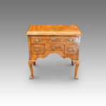 George I walnut lowboy - Image 3