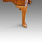 George I walnut lowboy - Image 4