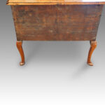 George I walnut lowboy - Image 9