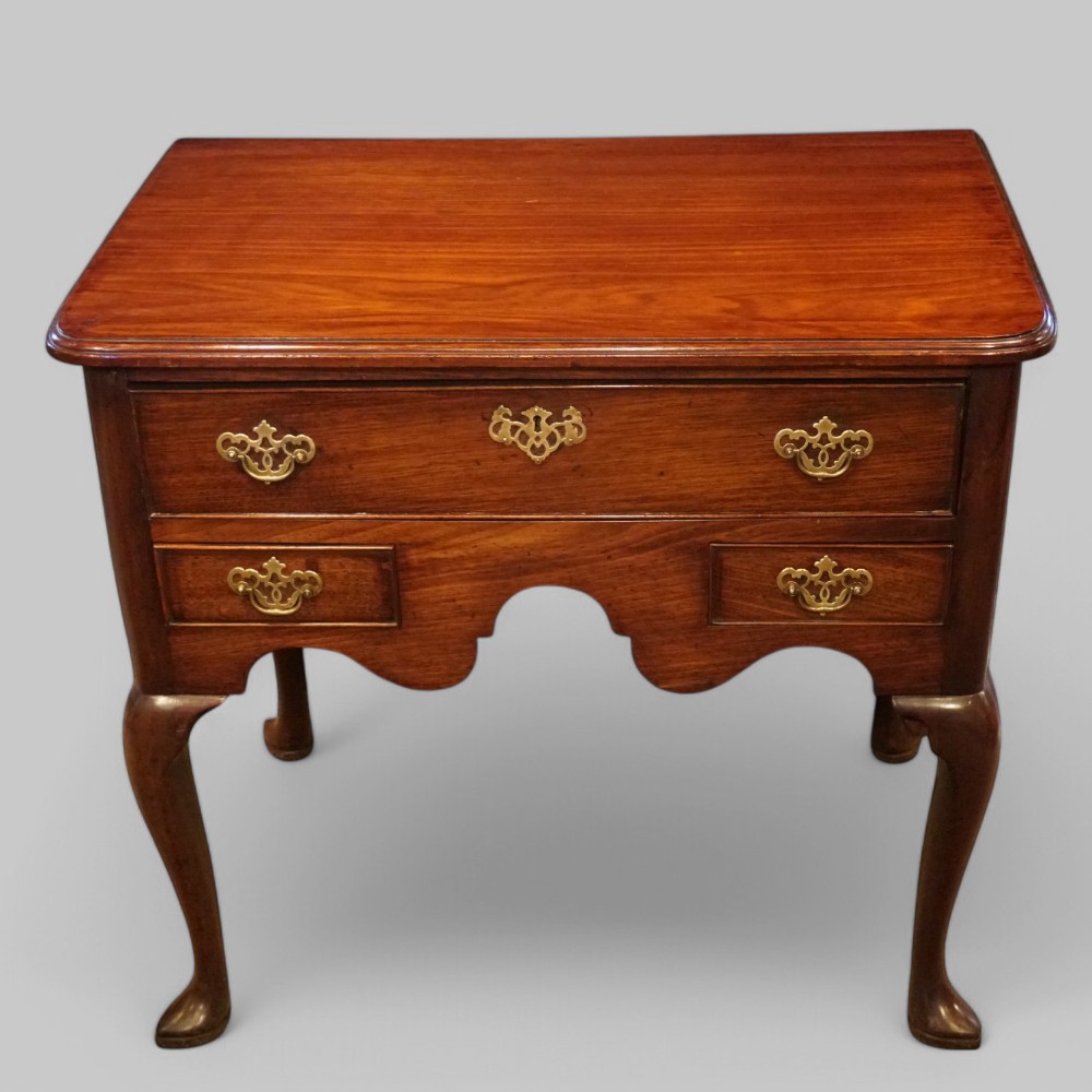 George-II-red-walnut-lowboy.jpg George II red walnut lowboy - Image 1
