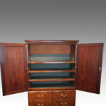 George III mahogany cupboard press - Image 3