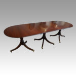 George V mahogany triple pillar dining table - Image 10