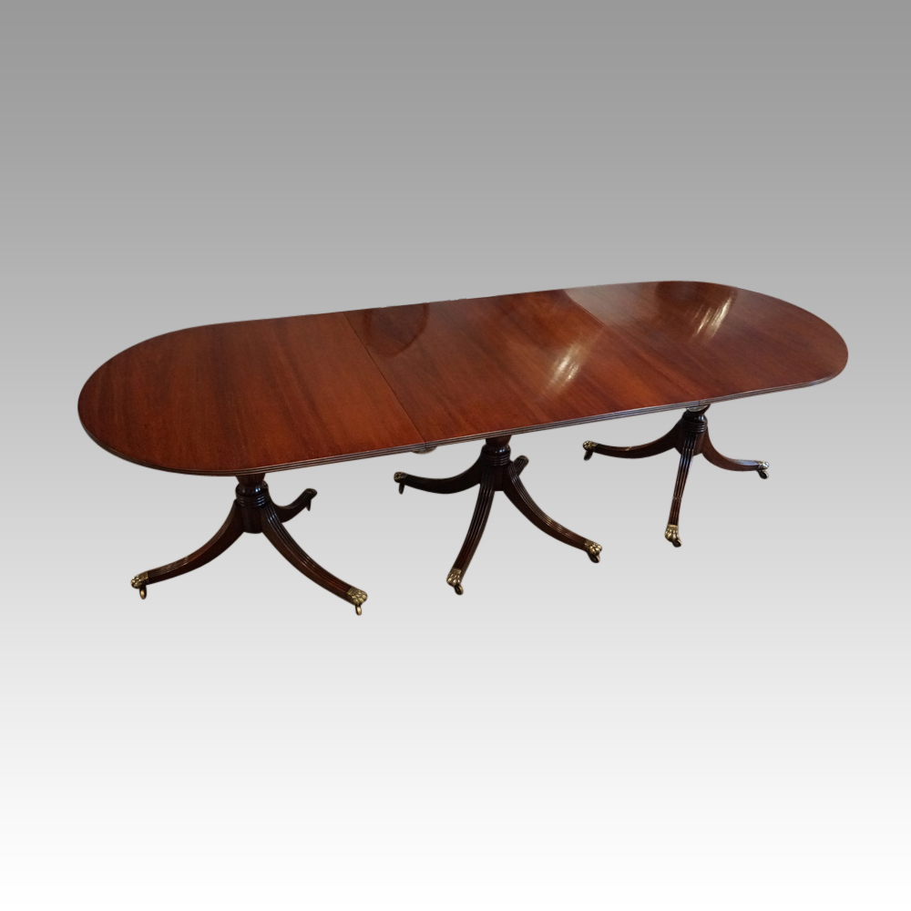 George-III-mahogany-triple-pillar-dining-table.jpg George V mahogany triple pillar dining table - Image 1