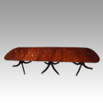 George V mahogany 3 pillar dining table - Image 3