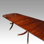 George V mahogany 3 pillar dining table - Image 2