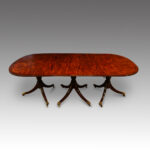 George V mahogany 3 pillar dining table - Image 2