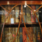 George V mahogany breakfront bookcase - Image 6