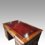 George V mahogany pedestal desk - Image 2
