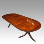 George V mahogany pillar dining table - Image 2